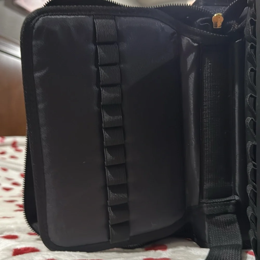 Rownyeon Travel case, organizer! Markers, lipsticks, essential oils & more! New!
